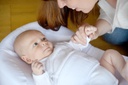 Cocon ergonomique Cocoonababy Redcastle blanc avec bande ventrale